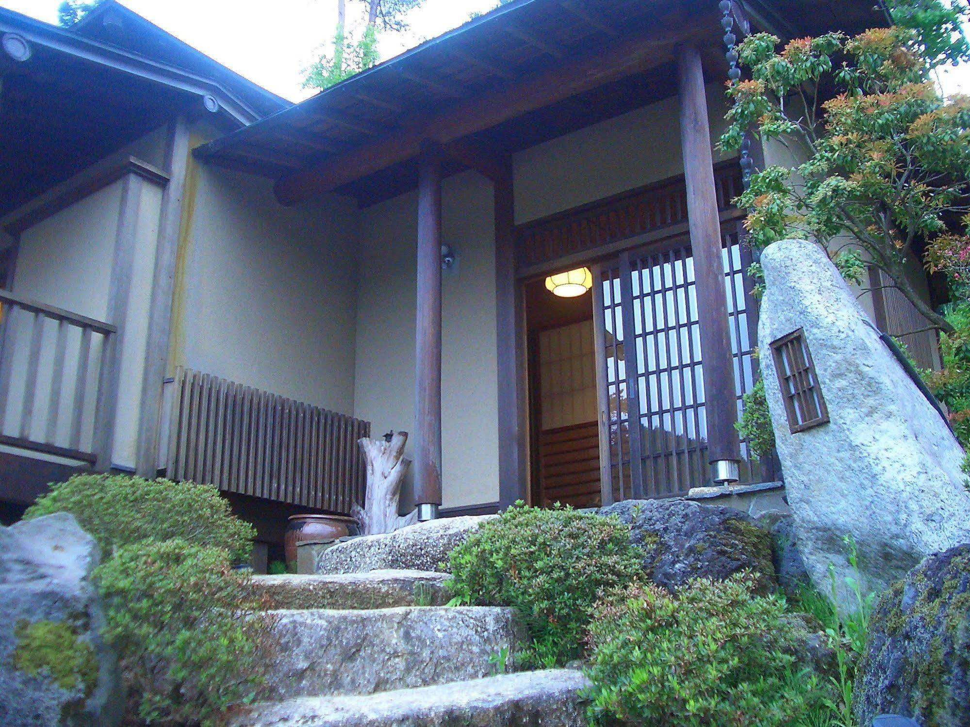 Hotel Shikitei Fujiyoshida Esterno foto