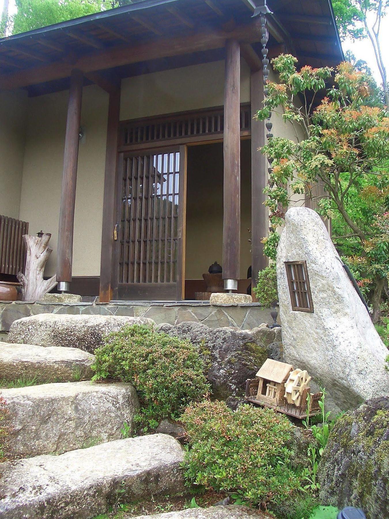 Hotel Shikitei Fujiyoshida Esterno foto